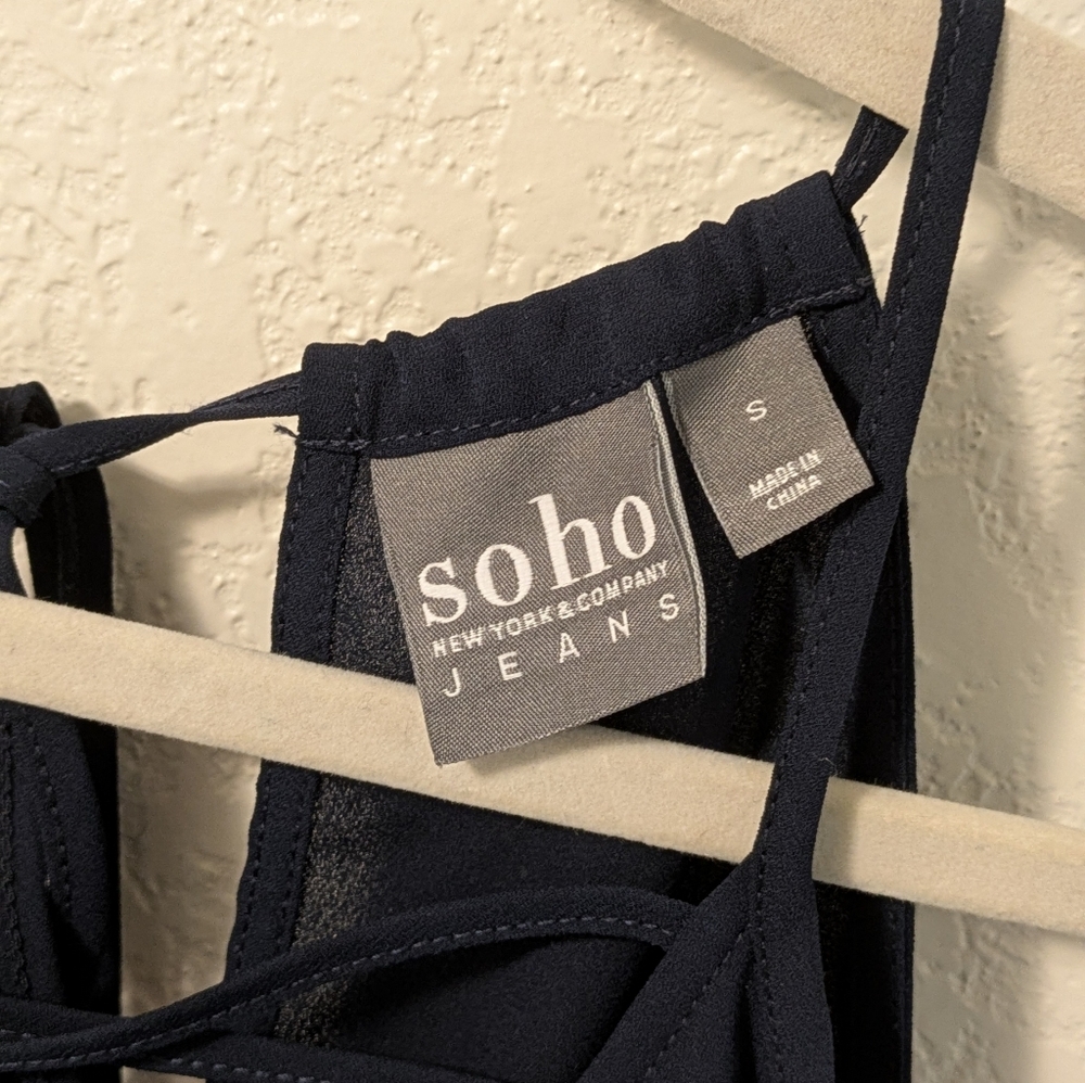 Soho Blue Tank Top with High Neckline and Sleeveless Design - Picture 4 of 5